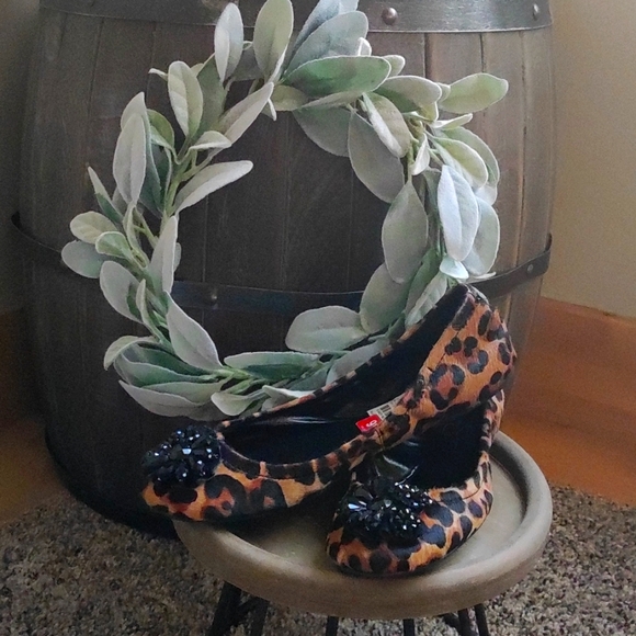 Cheetah Print Shoes/Flats - Picture 1 of 2